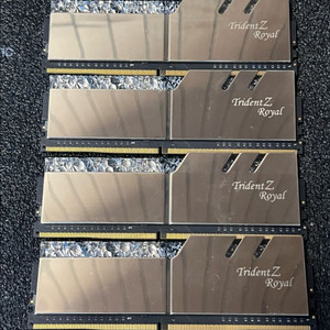 지스킬 DDR4 3200 CL16 64GB 16GB 4개 풀뱅 TRIDENT Z ROYAL 이미지