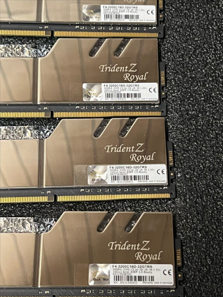 지스킬 DDR4 3200 CL16 64GB 16GB 4개 풀뱅 TRIDENT Z ROYAL 이미지