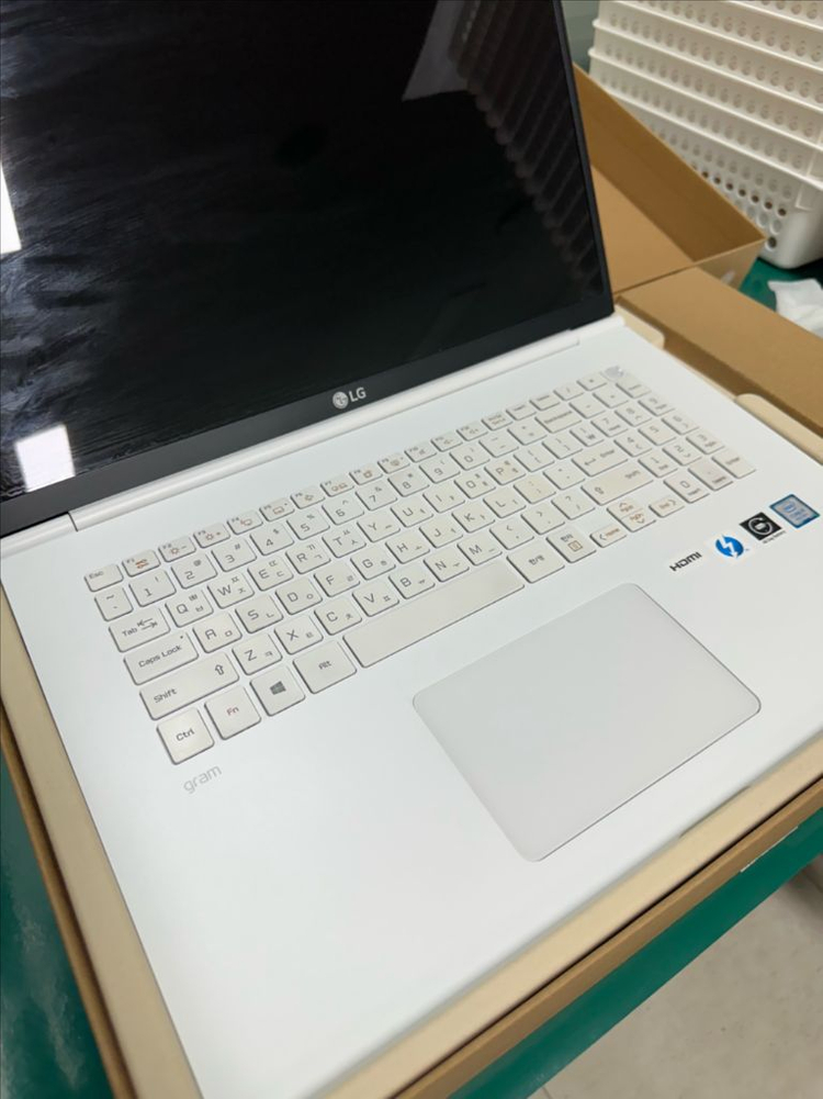 LG gram 17인치 노트북 이미지