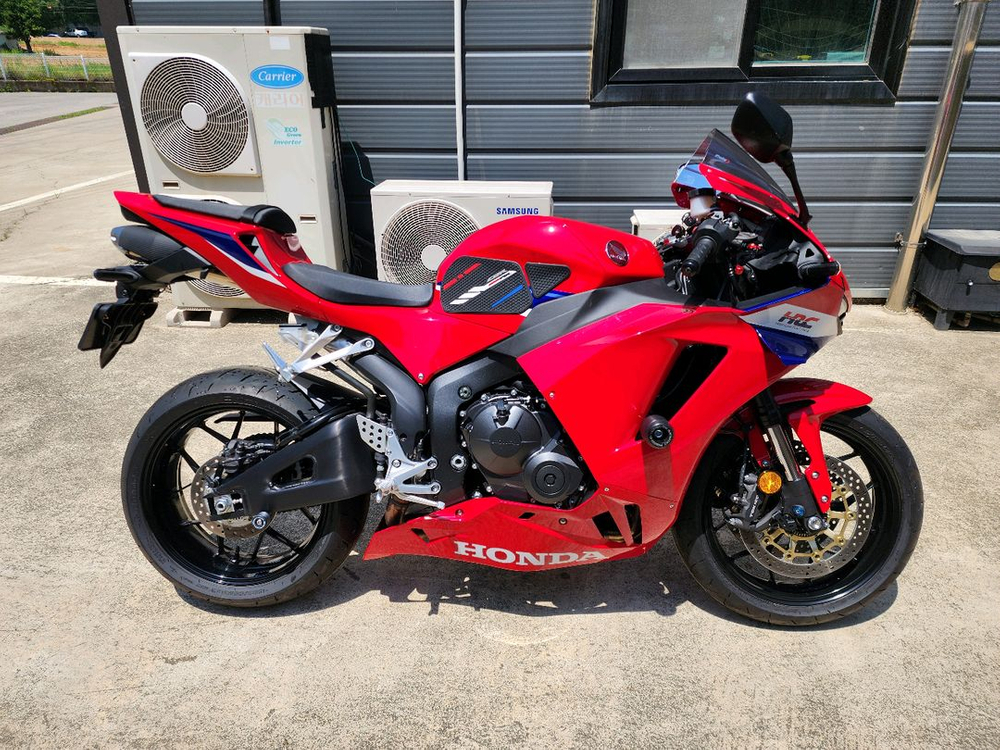 25년식 혼다 CBR 600 RR 레드 판매 이미지