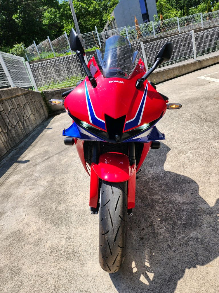 25년식 혼다 CBR 600 RR 레드 판매 이미지
