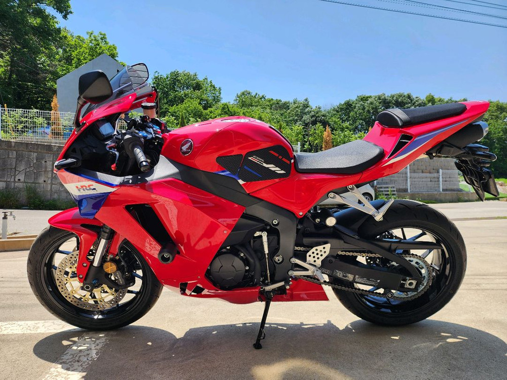 25년식 혼다 CBR 600 RR 레드 판매 이미지