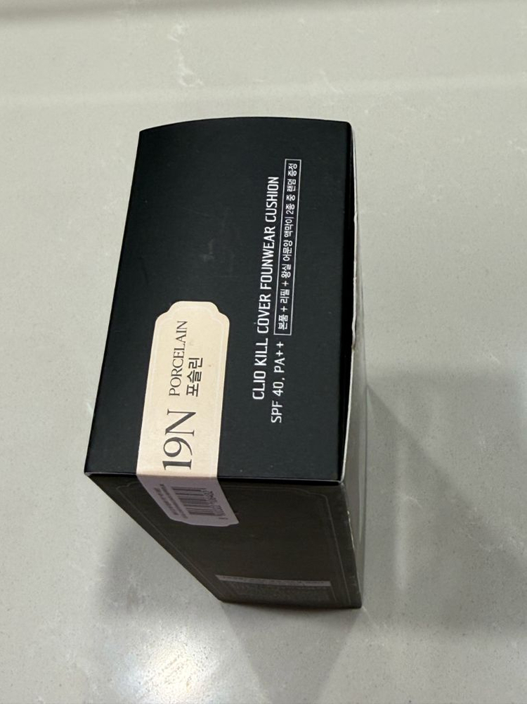 클리오 킬커버 파운웨어 쿠션 왕실에디션 19N포슬린 이미지