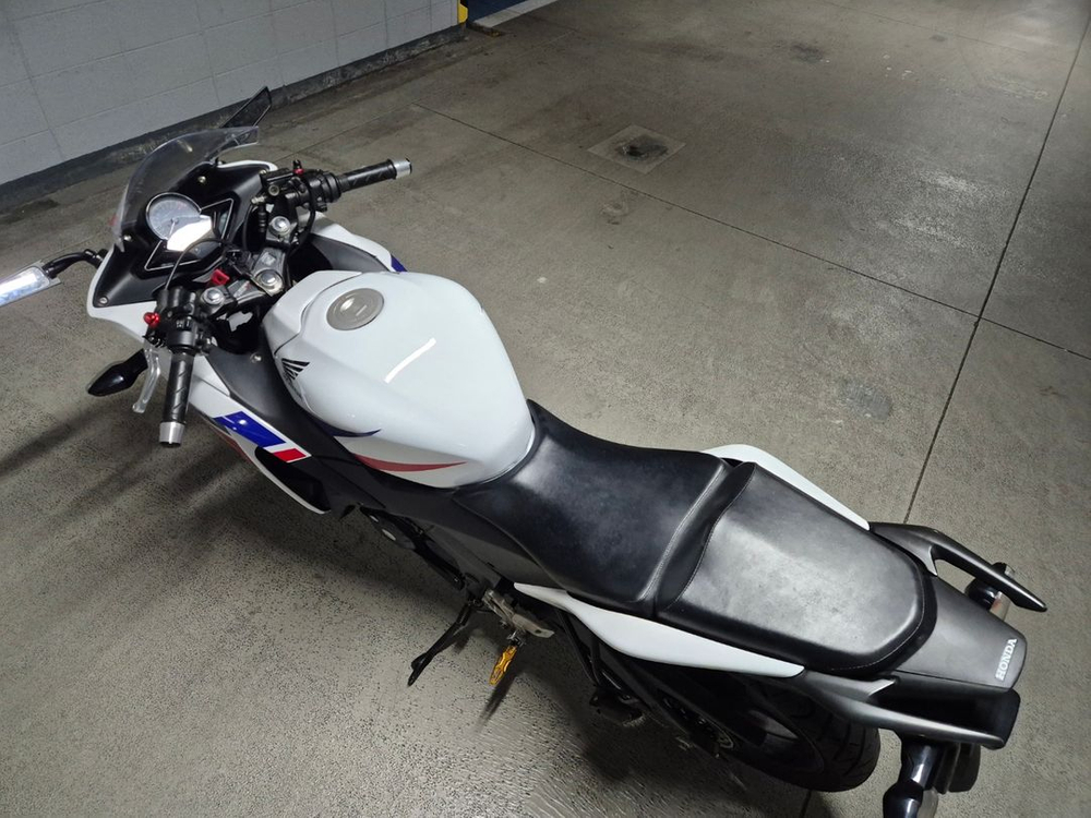 주행거리 짧은 혼다 cbr125r 오토바이 125cc 팔아요 이미지