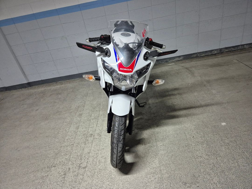 주행거리 짧은 혼다 cbr125r 오토바이 125cc 팔아요 이미지