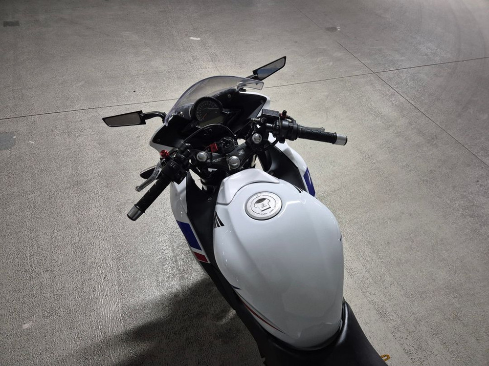 주행거리 짧은 혼다 cbr125r 오토바이 125cc 팔아요 이미지