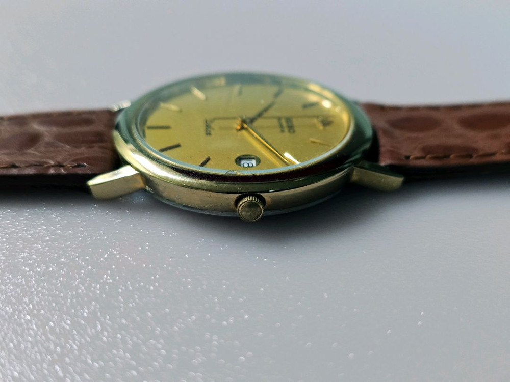 세이코 돌체(Seiko Dolce) 빈티지 금장 쿼츠 시계 이미지