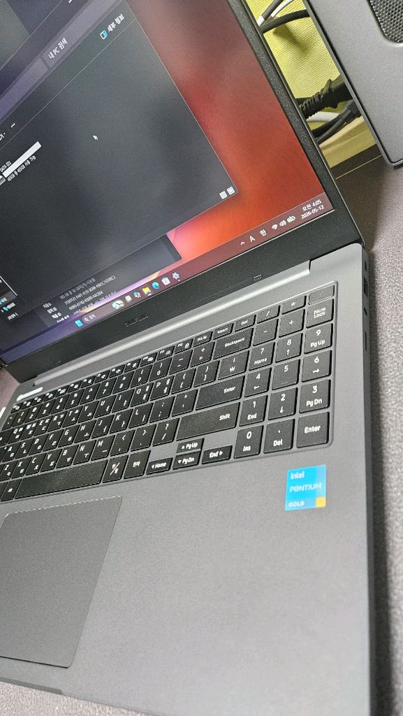삼성 갤럭시북2 펜티엄골드8505-16g-128g+512g ssd 이미지