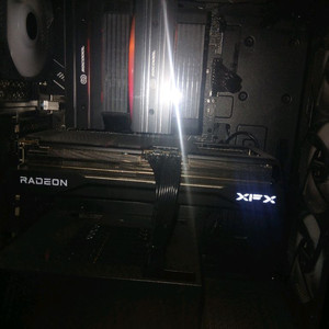 라데온 RX 9070 XT 그래픽카드 이미지