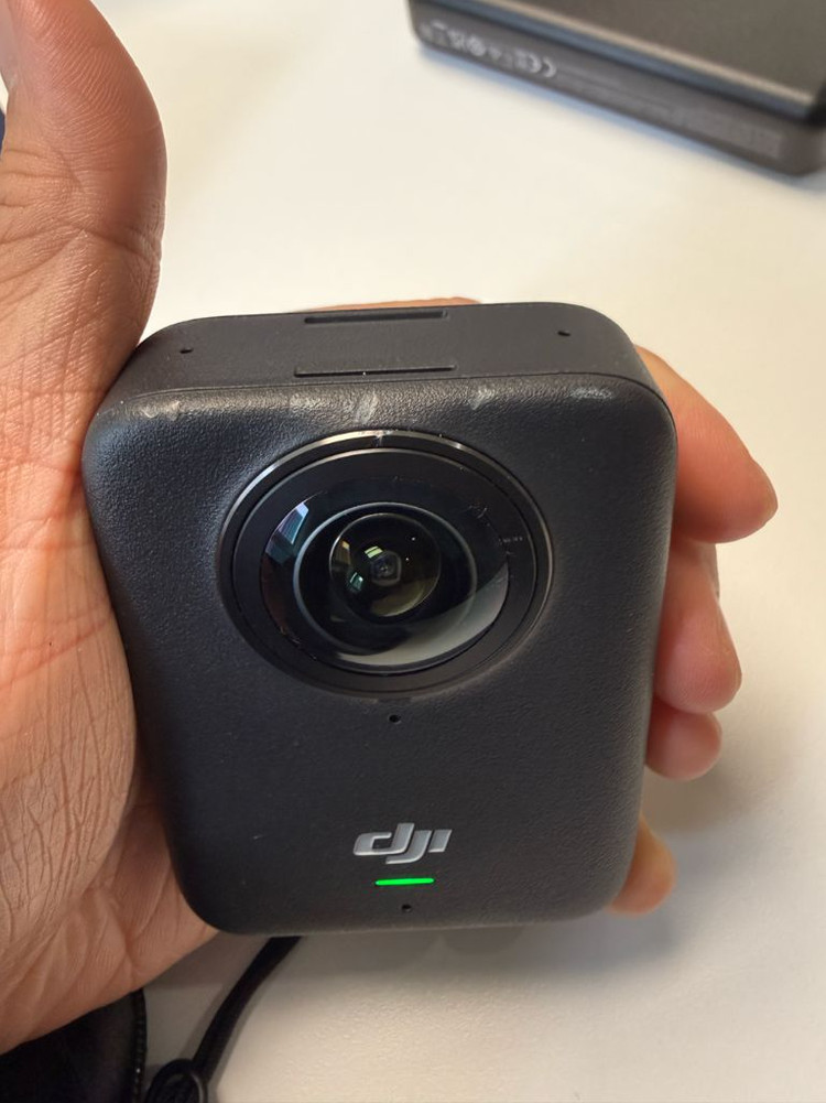 DJI 오즈모 360 어드벤처 콤보 + 정품 삼각대, 마이크 등 포함 이미지
