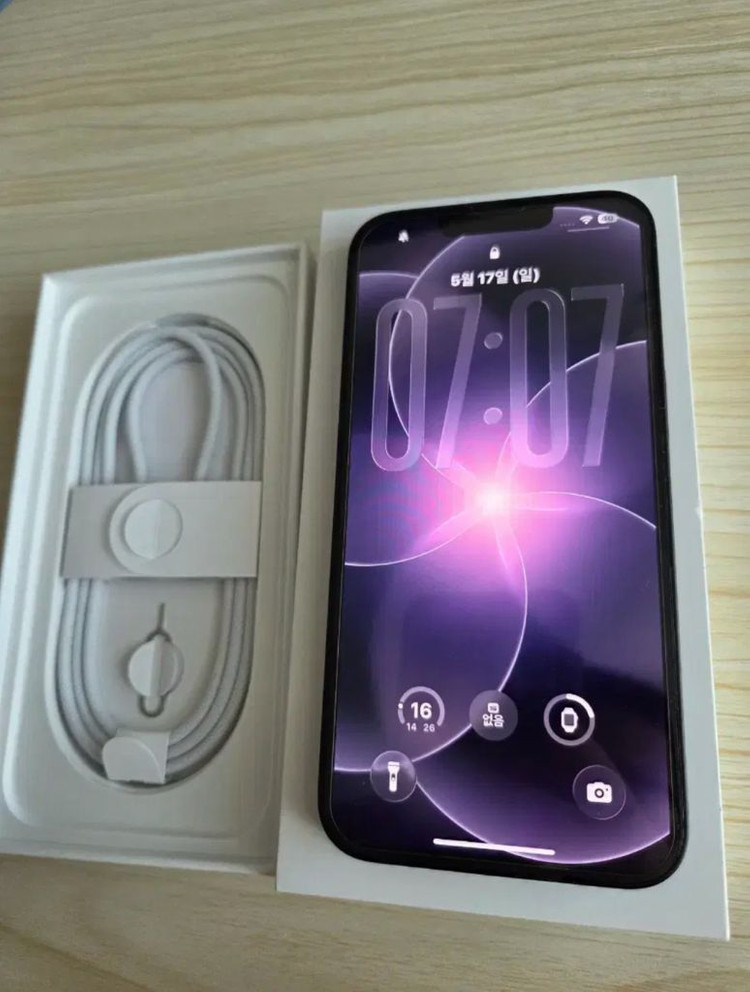 (자급제)아이폰 17e 256GB 블랙 SSS급 판매. 이미지