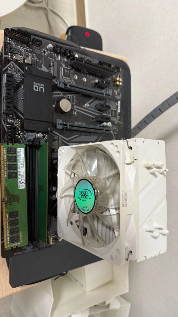 고성능 게이밍 데스크탑 본체 Intel i7-10700 / 삼성ram dd4 16gb / 메인보드 / 쿨러 일괄판매 - 안심되는 중고거래