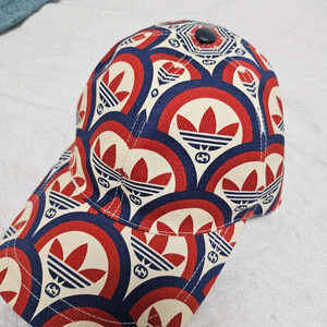 구찌 X 아디다스 볼캡 이미지