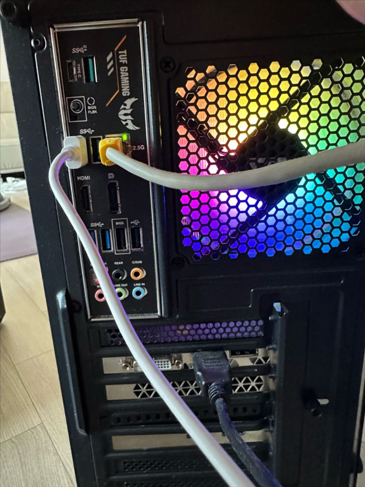 컴퓨터 PC(gtx 1660 super, 16gb ram, rygen 7 5700x, 캡쳐보드 gc573) 이미지