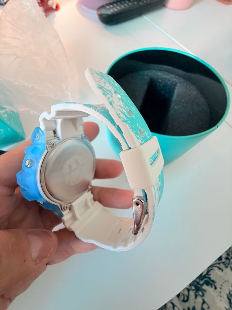 지샥 G-SHOCK DW-6900RH 루이 하치무라 콜라보 시계 이미지