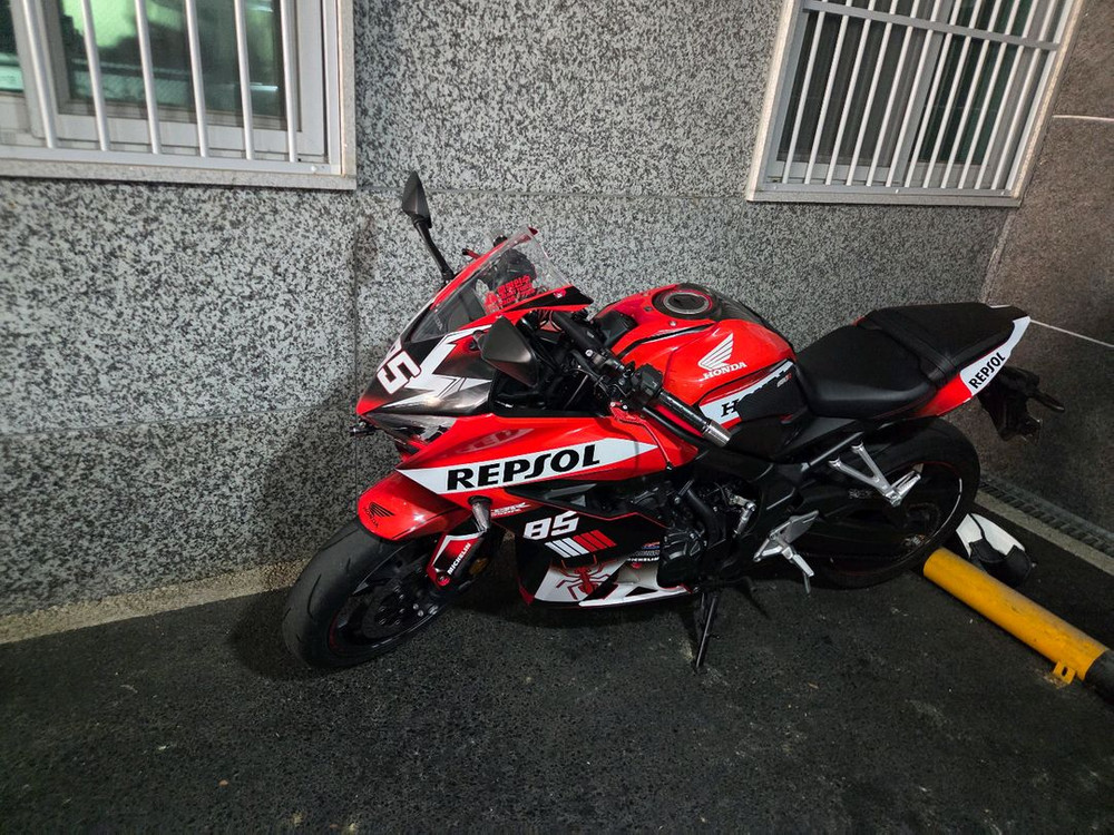 25년식 cbr650r e클러치 팝니다 이미지