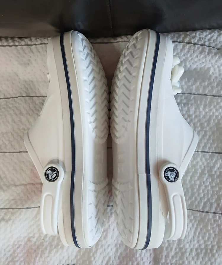 크록스정품 240 바야밴드 크록스 화이트 .지비츠 포함 이미지
