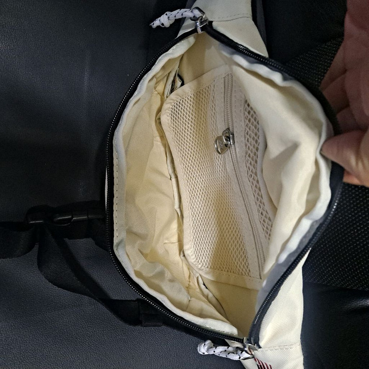 뉴발란스 에센셜 힙색 이미지