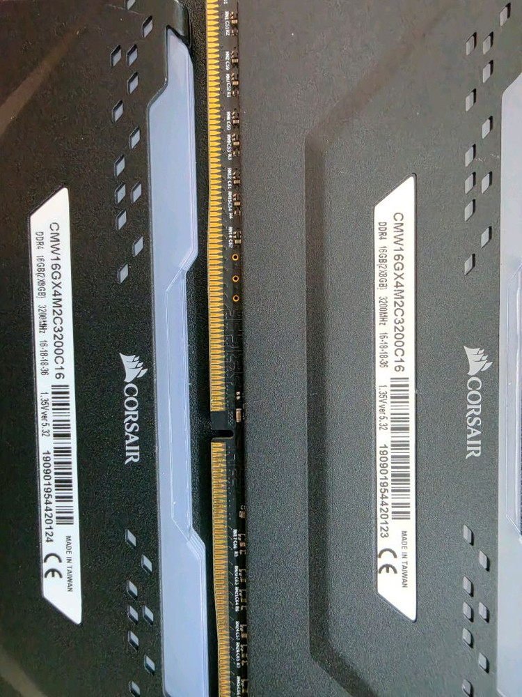 Corsair 커세어 RAM DDR4 8GB x 4ea 32GB 이미지