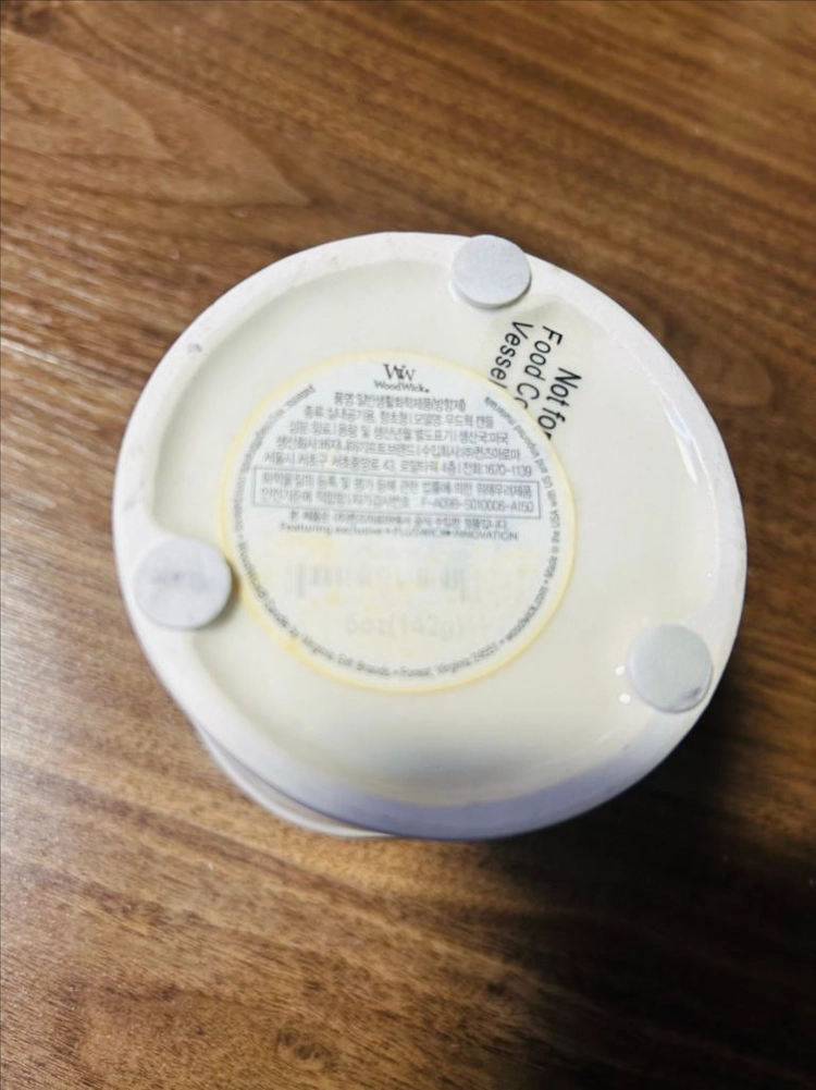우드윅 캔들 6oz(142g)입니다. 이미지