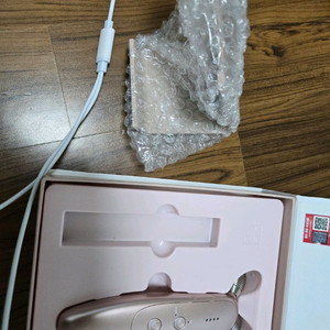 메디큐브 에이지알 EMS샷 뷰티 디바이스 로즈골드 이미지