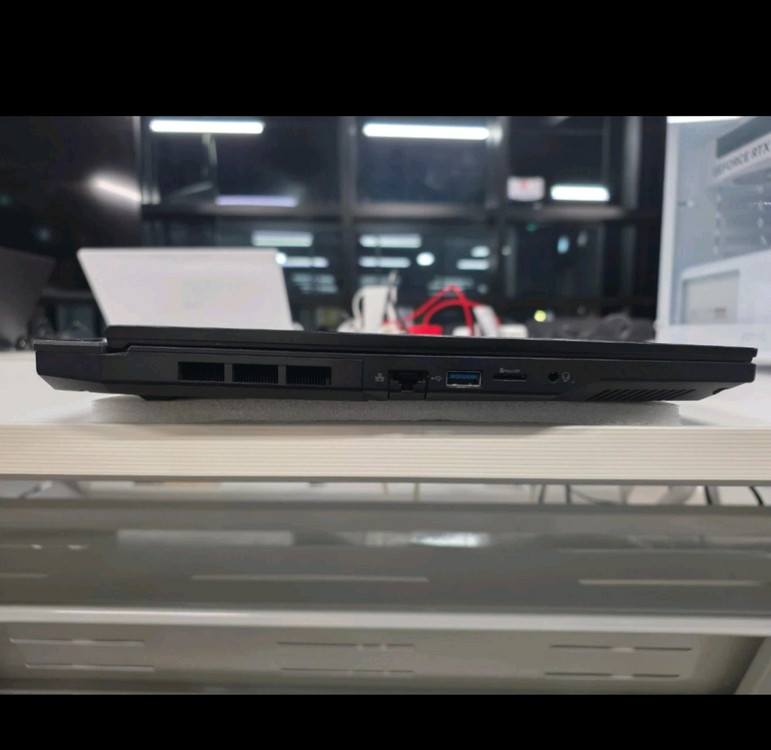 에이서 프레데터 헬리오스 네오 16 RTX 5070 게이밍 초고사양 미사용노트북 이미지