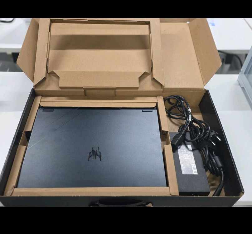 에이서 프레데터 헬리오스 네오 16 RTX 5070 게이밍 초고사양 미사용노트북 이미지