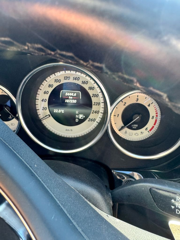 CLS250D 16년식 108,000km 다크블루 이미지