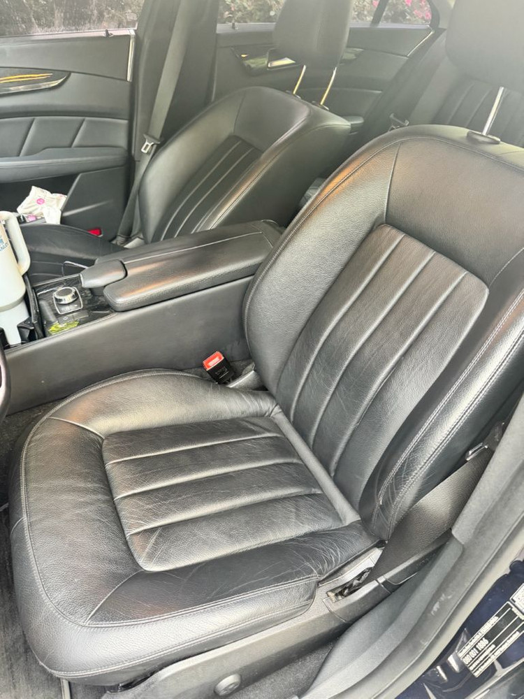 CLS250D 16년식 108,000km 다크블루 이미지