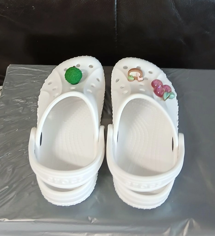 크록스정품 C8 150 바야클로그 화이트.지비츠포함.한번 신어봄 이미지