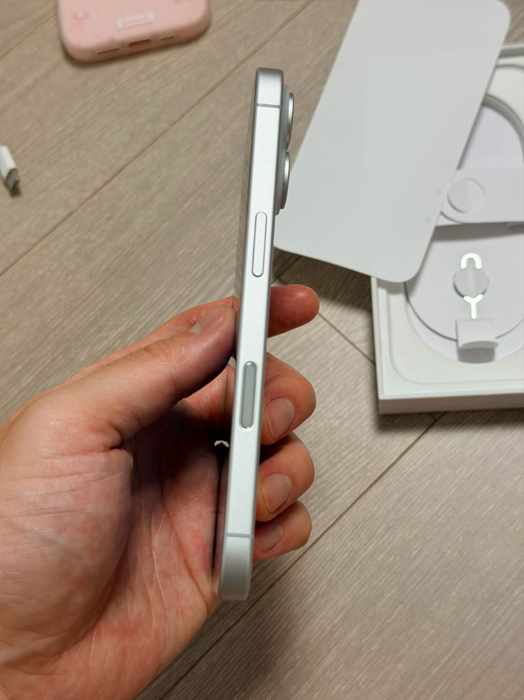 아이폰 16 256GB 화이트 풀박스 이미지