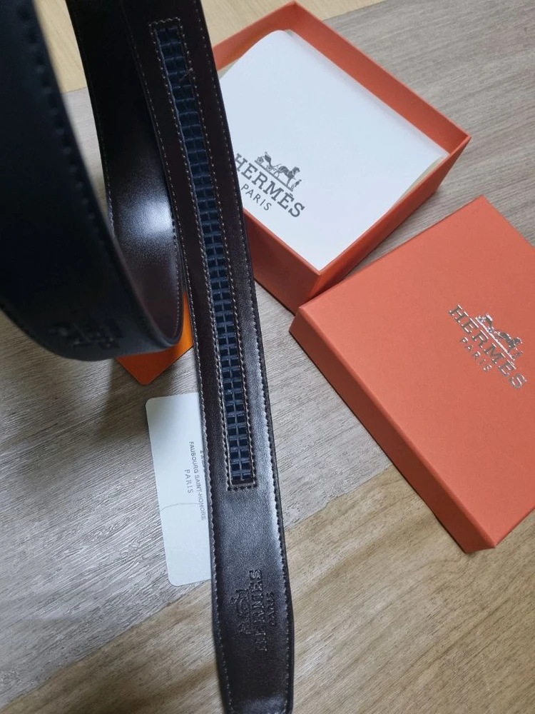 에르메스 오토메틱 자동벨트 팝니다 새것입니다 허리 25에서40까지 가능합니다 이미지