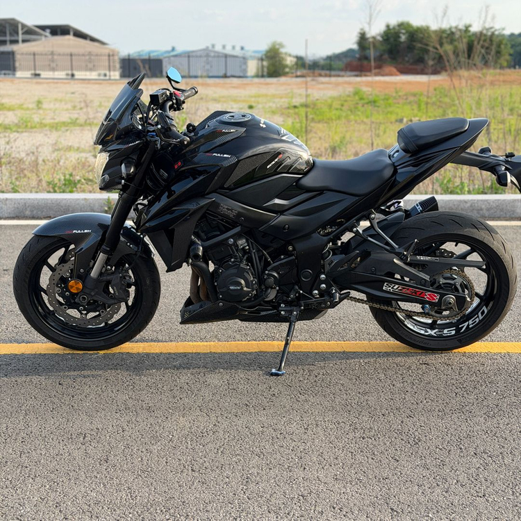 초특가)스즈키GSXS750 18년식 머플러 요시무라 구변O 저렴히판매합니다 이미지
