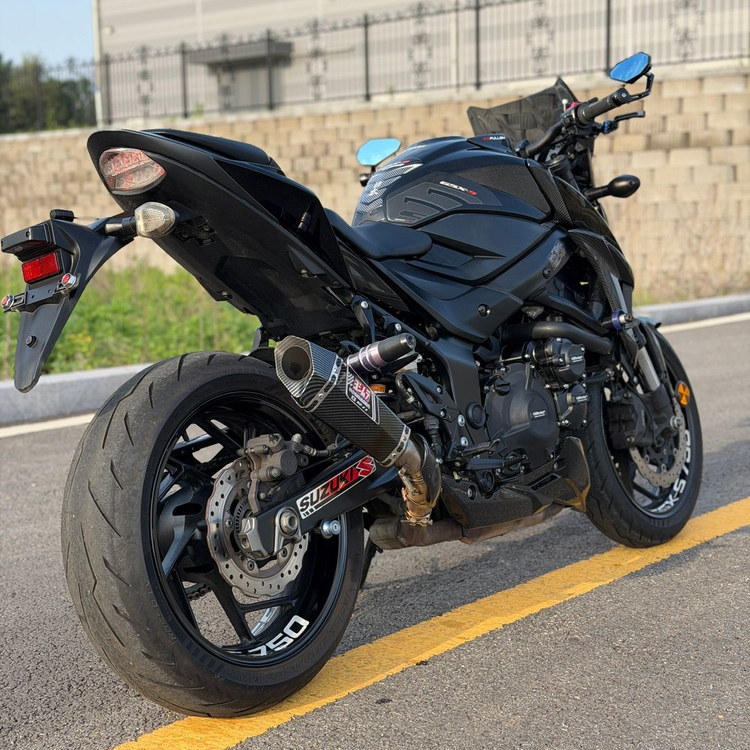초특가)스즈키GSXS750 18년식 머플러 요시무라 구변O 저렴히판매합니다 이미지