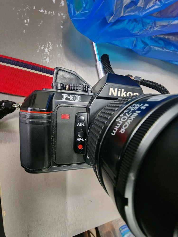 니콘 f501 after 35-75mm f3.3-4.5렌즈 팝니다 이미지
