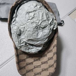 발렌시아가 BB모노그램 볼캡 새상품. 이미지