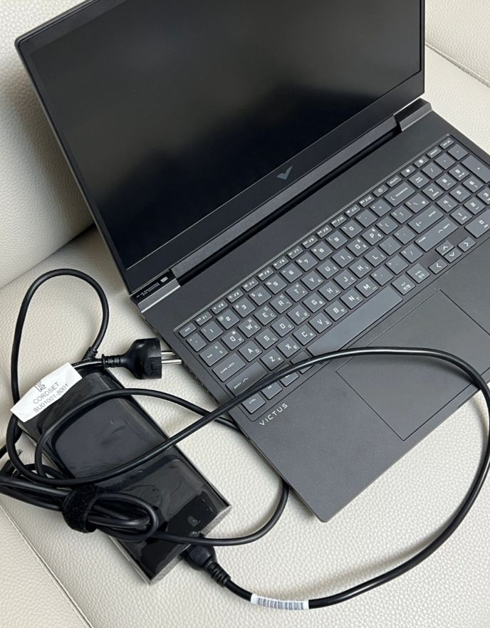 HP victus 16-s0100AX 게이밍노트북 4050 팔아요 이미지