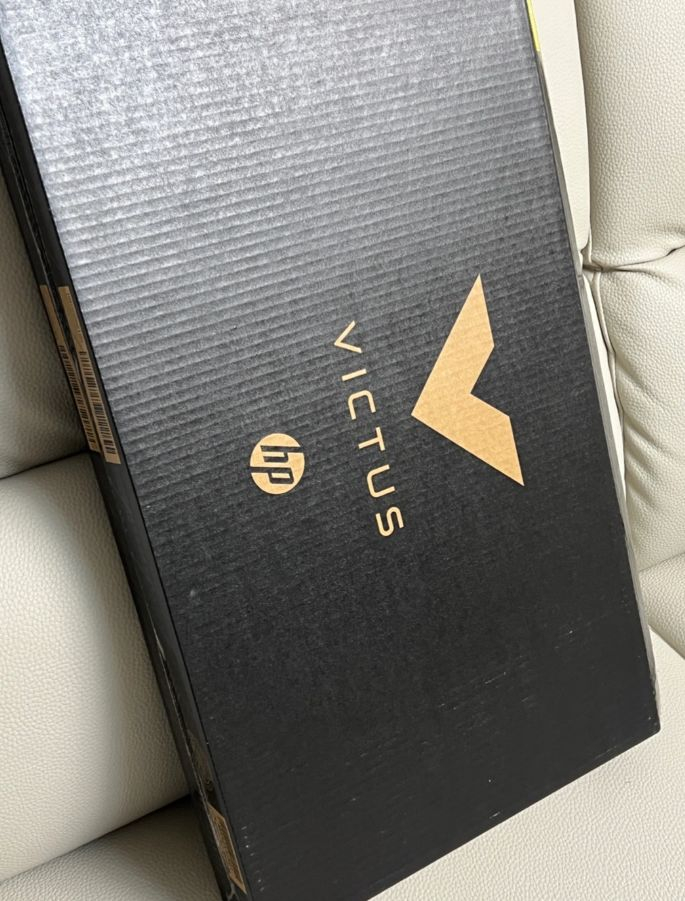 HP victus 16-s0100AX 게이밍노트북 4050 팔아요 이미지