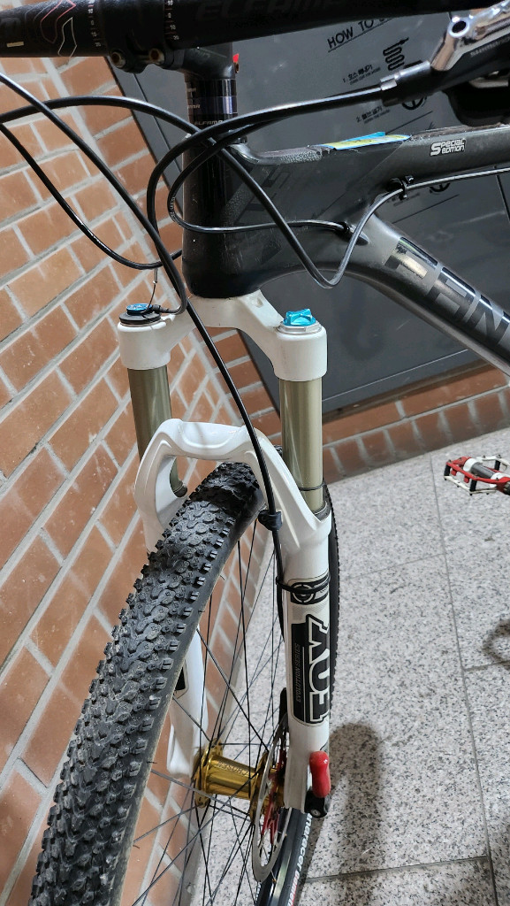 카본MTB 자전거 폭스에어샥 구동/제동XT 이미지