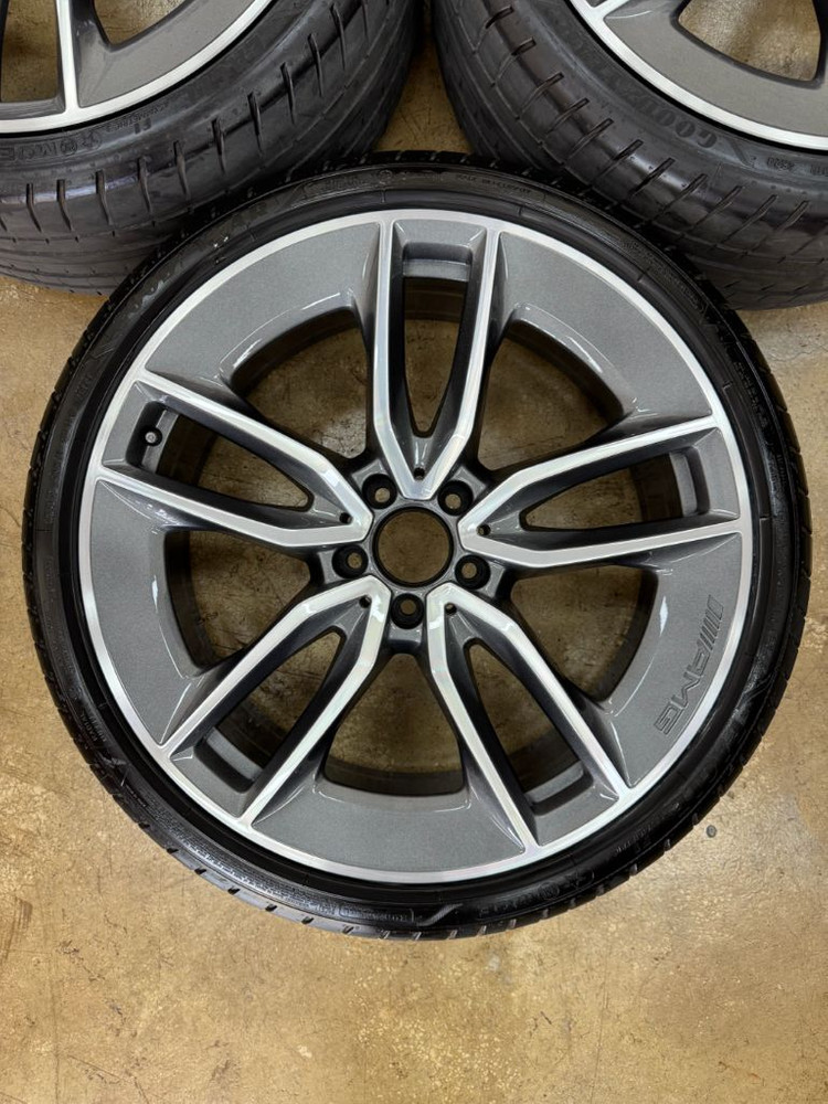 벤츠 E53 AMG 20인치 정품휠타이어 팝니다 이미지