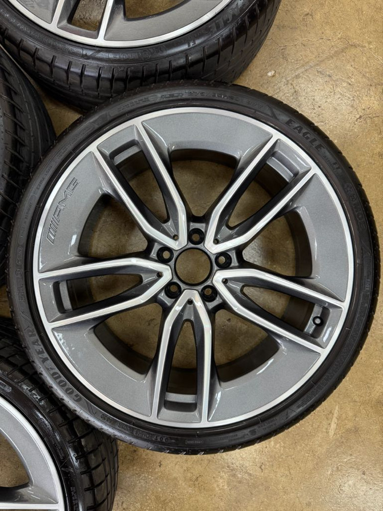 벤츠 E53 AMG 20인치 정품휠타이어 팝니다 이미지