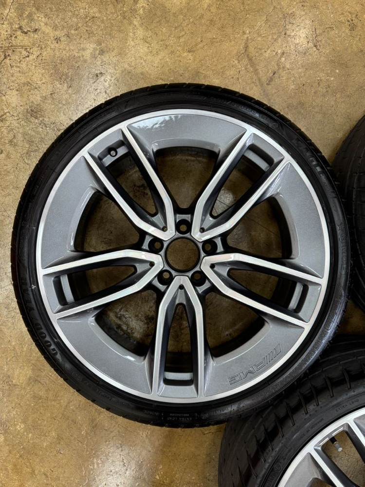 벤츠 E53 AMG 20인치 정품휠타이어 팝니다 이미지