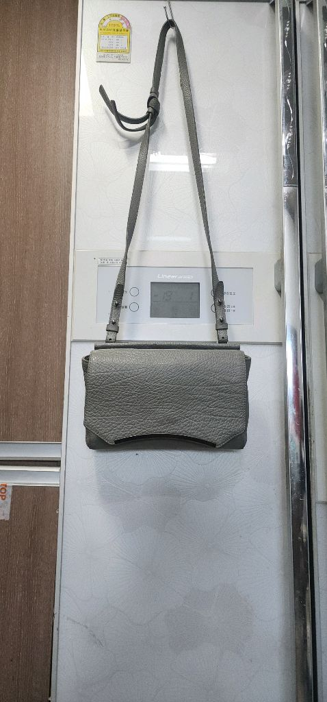 랑방컬렉션 크로스백 이미지