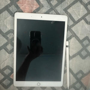 아이패드 8 32GB + 애플팬슬 1세대 이미지