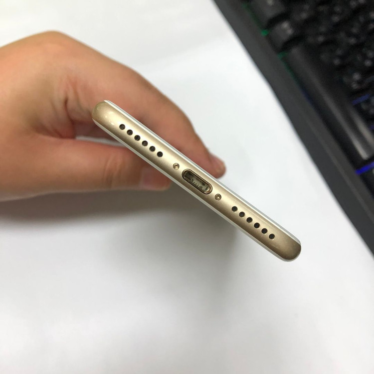 아이폰7 128GB 골드 중고폰 배터리100% 인스타 사진폰 211261 이미지