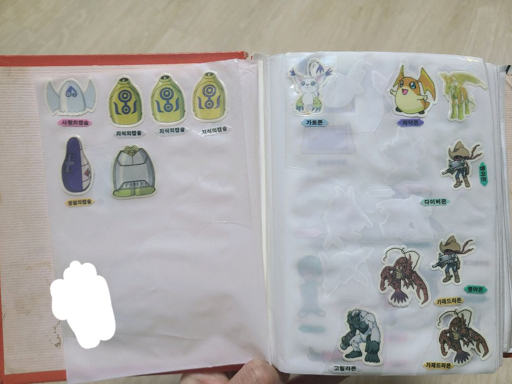 디지몬 띠부씰 구버전 초판 이미지