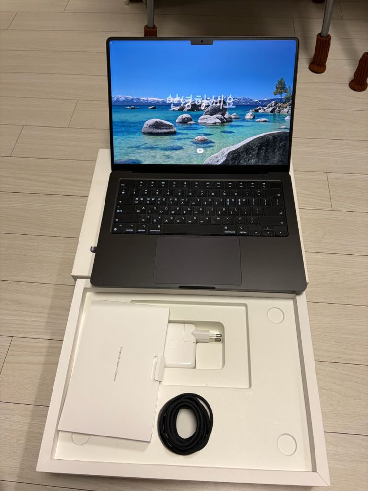 S급 ) 맥북 프로 M4 14인치 16gb 512ssd 스페이스블랙 이미지