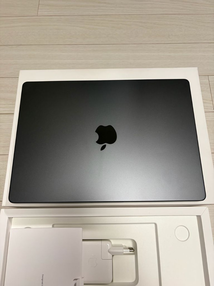 S급 ) 맥북 프로 M4 14인치 16gb 512ssd 스페이스블랙 이미지