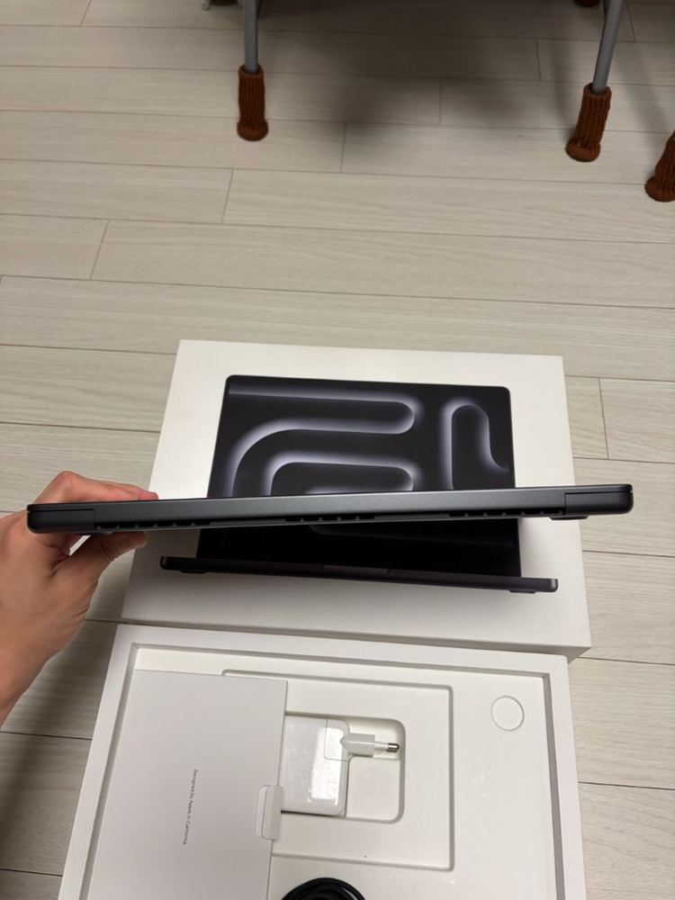S급 ) 맥북 프로 M4 14인치 16gb 512ssd 스페이스블랙 이미지