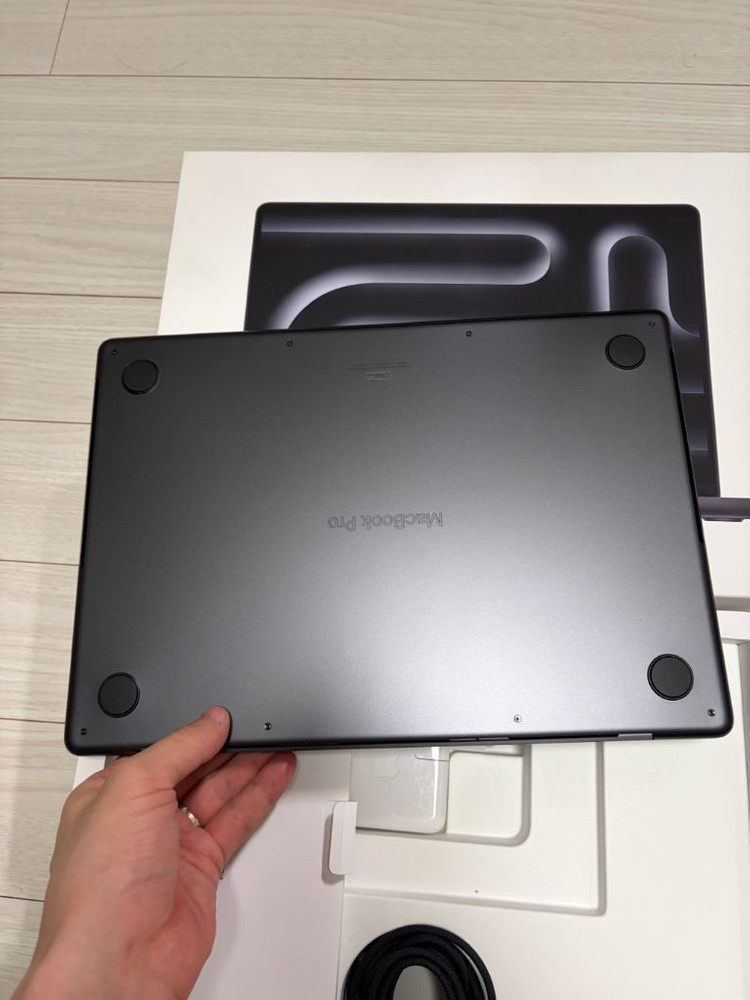 S급 ) 맥북 프로 M4 14인치 16gb 512ssd 스페이스블랙 이미지